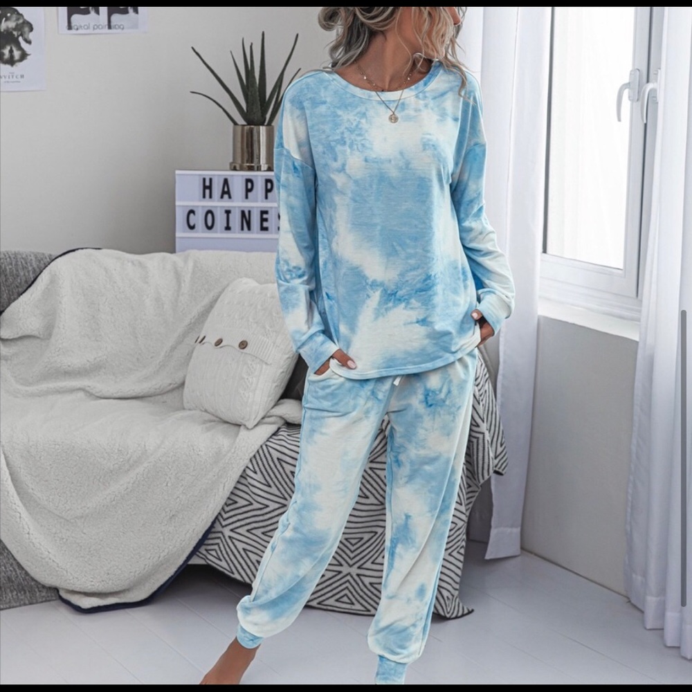 Beautiful Blue Tie Dye Lounge Set - Picture 4 of 6
